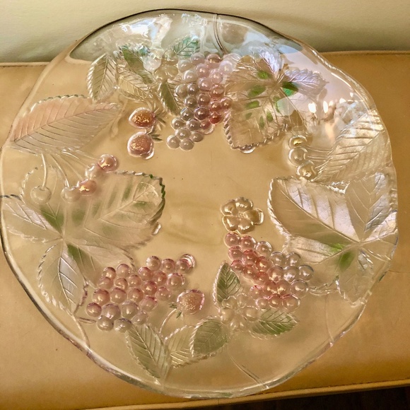 12" glass fruit bowl dish, platter, tray, etched grapevine 12.5" d x 2"h - Picture 10 of 10